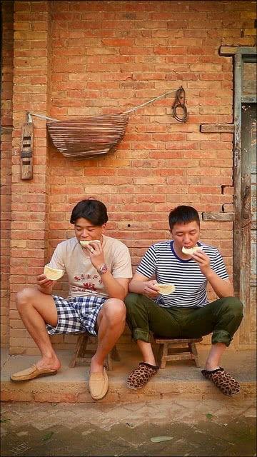 回忆童年吃瓜文案,那些难忘的吃瓜时光