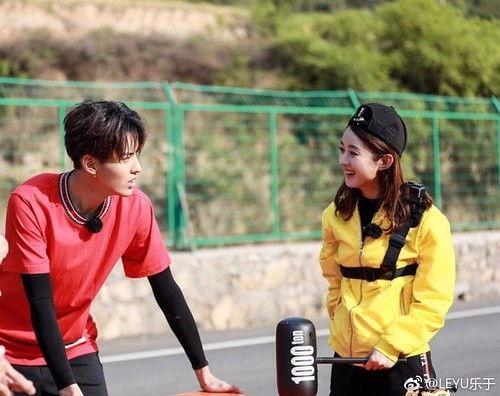 吃瓜身高差小说,吃瓜女孩的逆袭爱情