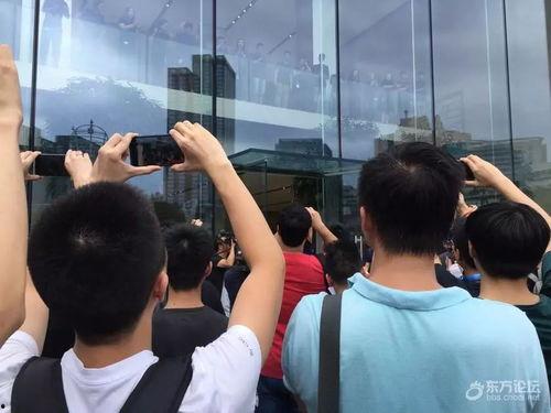 校园店的吃瓜群众,揭秘校园店的热议焦点